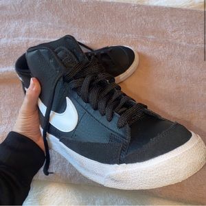 Nike blazers black and white